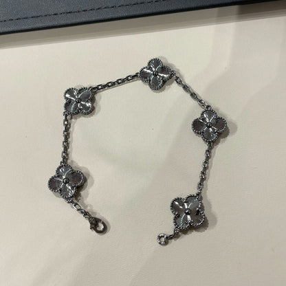 [Regalia jewelry]CLOVER 5 MOTIF BLACK BRACELET