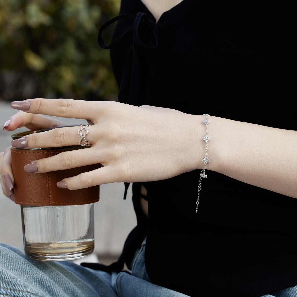 [Regalia jewelry]Four-Leaf Clover Hollow Butterfly Bracelet
