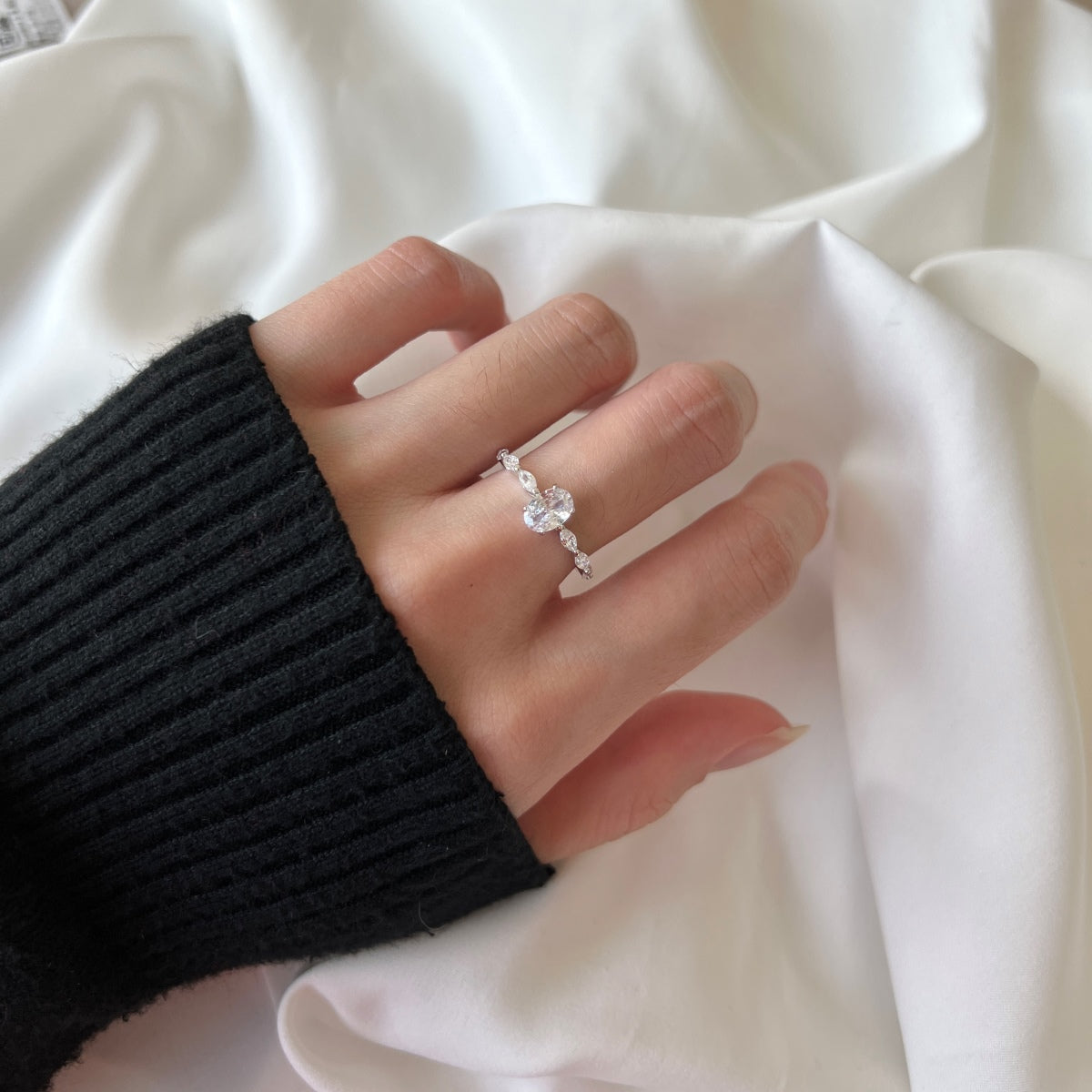 [Regalia jewelry]0.75 Carat Luxurious Vibrant Elongated Cushion Cut Daily Ring
