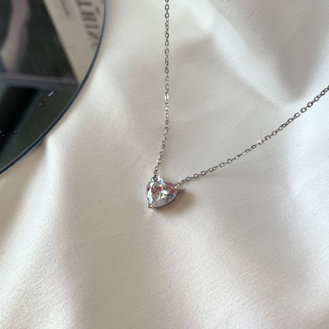 [Regalia jewelry]Heart Shape Main Stone Pendant Collarbone Necklace