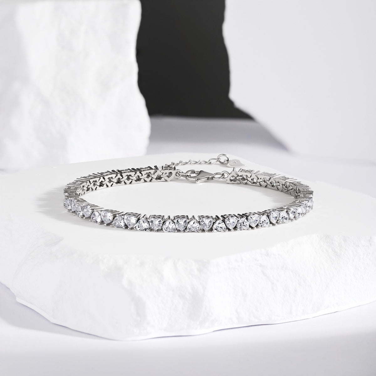 [Regalia jewelry]Dazzling Romantic Heart Shape Lover Bracelet