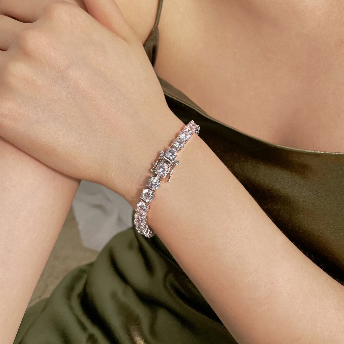 [Regalia jewelry]0.75 Carat Dazzling Round Cut Wedding Bracelet