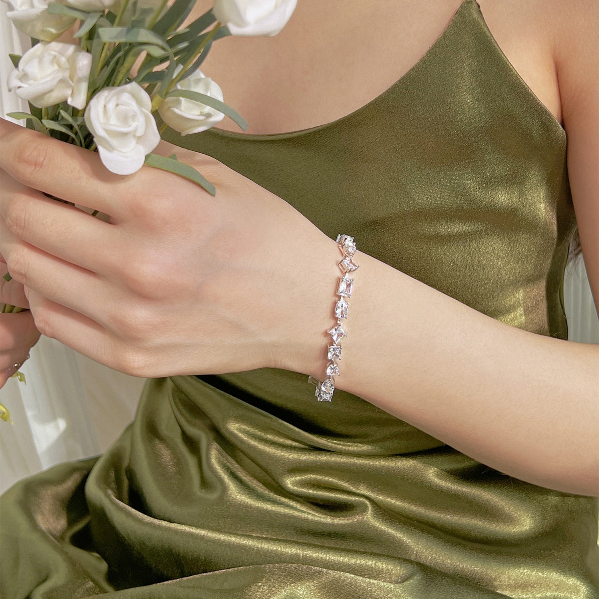 [Regalia jewelry]Unique Exquisite Multi Cut Daily Bracelet