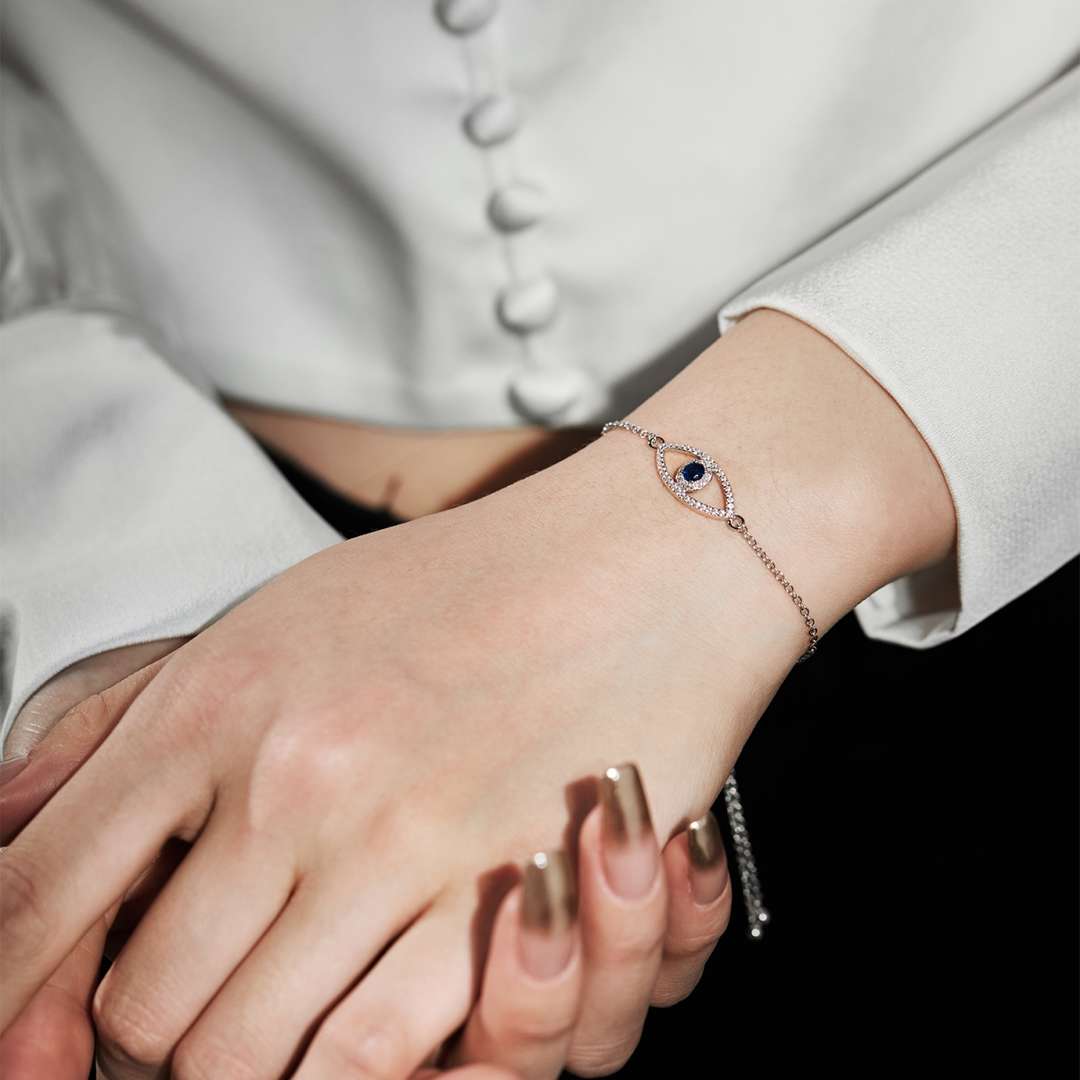 [Regalia jewelry]Devil's Eye Hollow Design Bracelet
