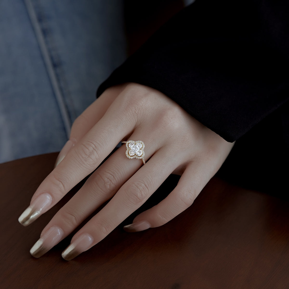 [Regalia jewelry]Luxurious Eternity Flower Shape Banquet Ring