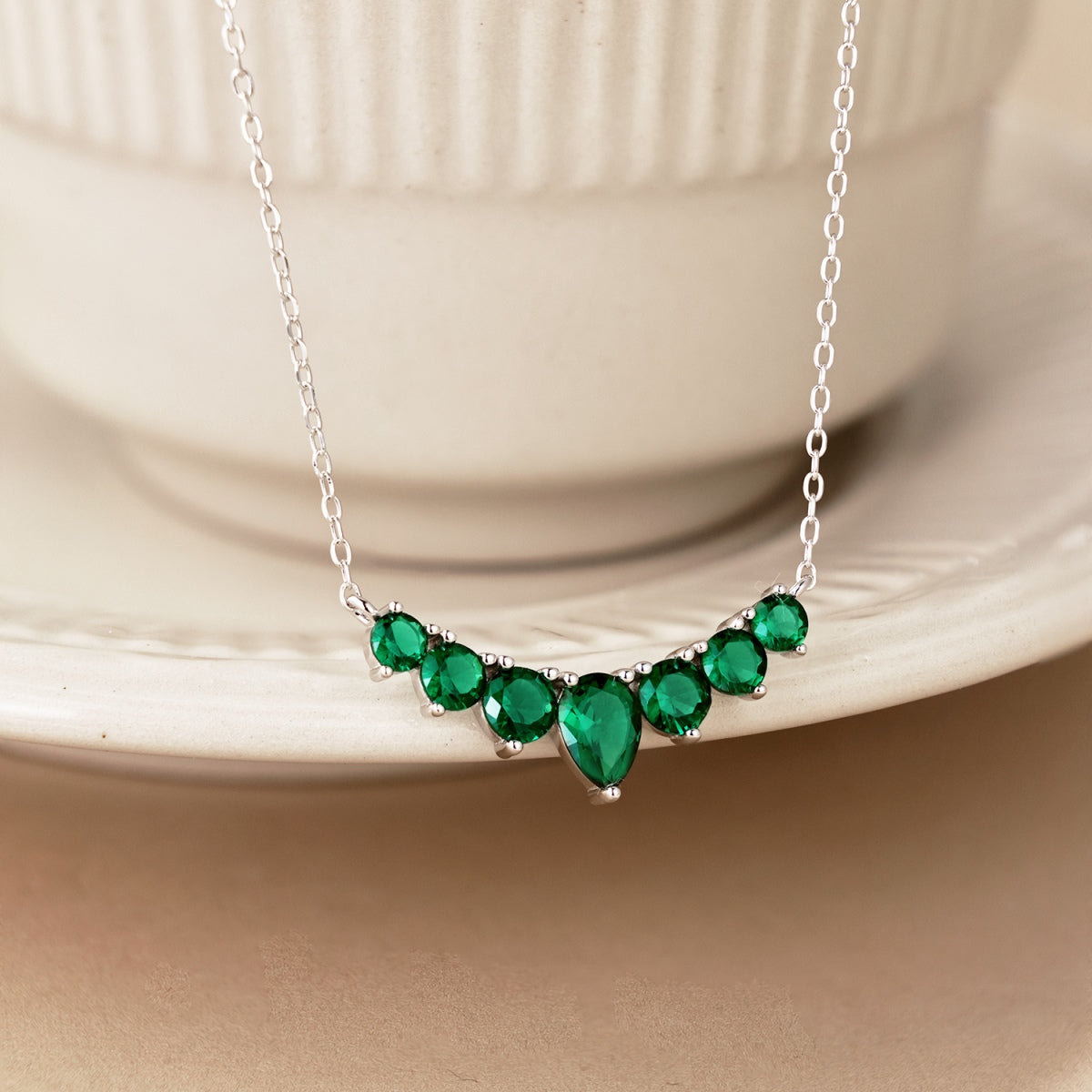 [Regalia jewelry]Dainty Colorful Heart Necklace