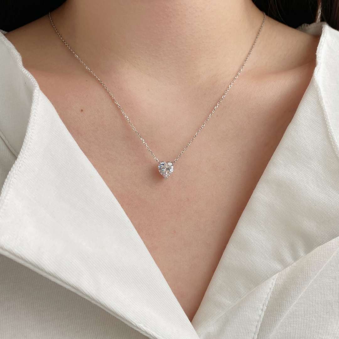 [Regalia jewelry]Heart Shape Main Stone Pendant Collarbone Necklace