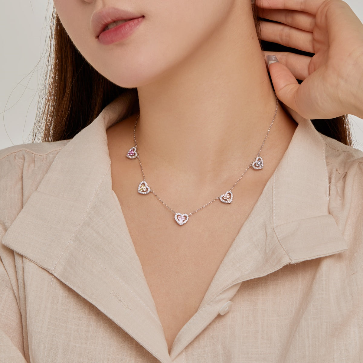 [Regalia jewelry]Sparkling Five Heart Necklace
