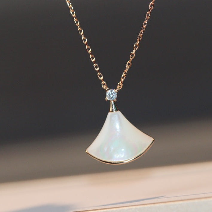 [Regalia jewelry]DREAM NECKLACE WHITE MOP PINK GOLD 1 DIAMOND