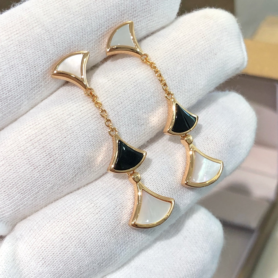 [Regalia jewelry]DREAM EARRINGS 3 MOTIFS ONYX MOP PINK GOLD