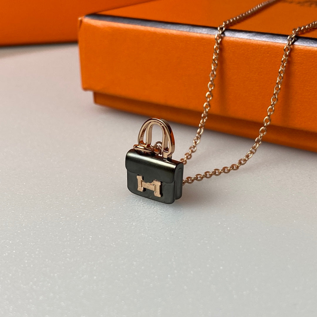 [Regalia jewelry]CONSTANCE BLACK PEDANT PINK GOLD NECKLACE