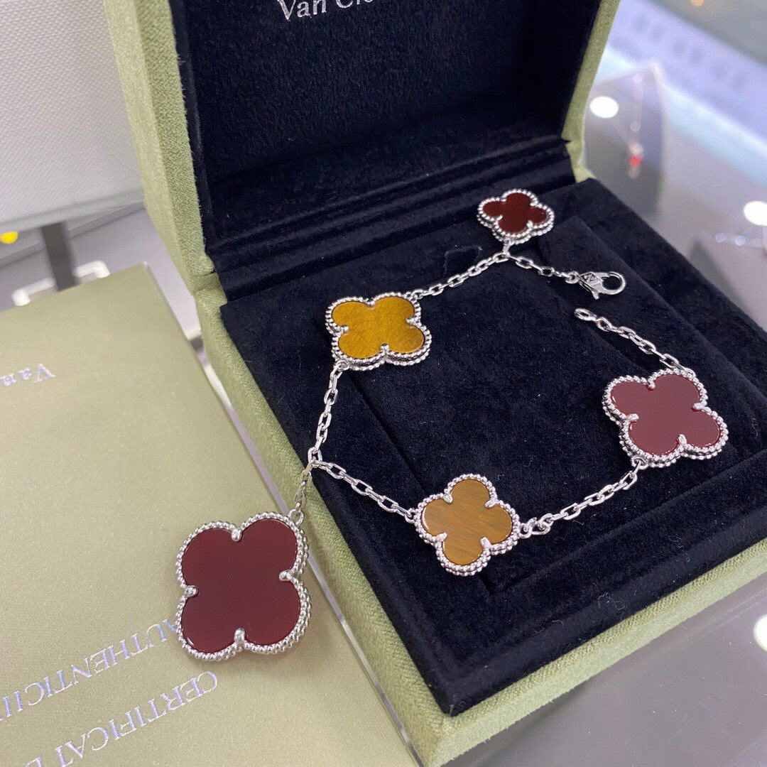 [Regalia jewelry]CLOVER 5 MOTIFS SIVLER CARNELIAN TIGER EYE BRACELET