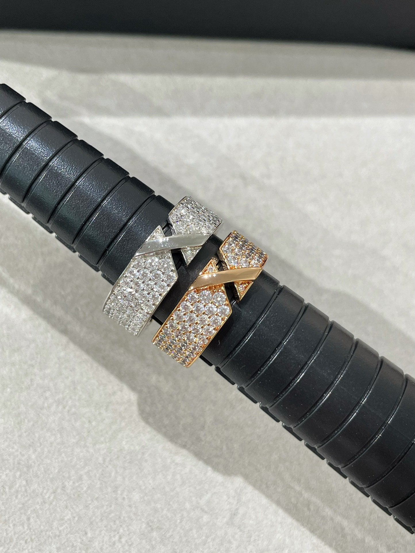 [Regalia jewelry]LIENS EVIDENCE  DIAMOND PAVED RING