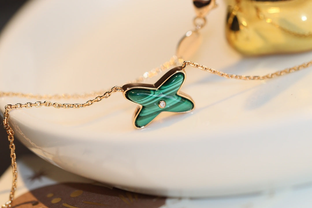 [Regalia jewelry]JEUX MALACHITE 1 DIAMOND PINK GOLD NECKLACE