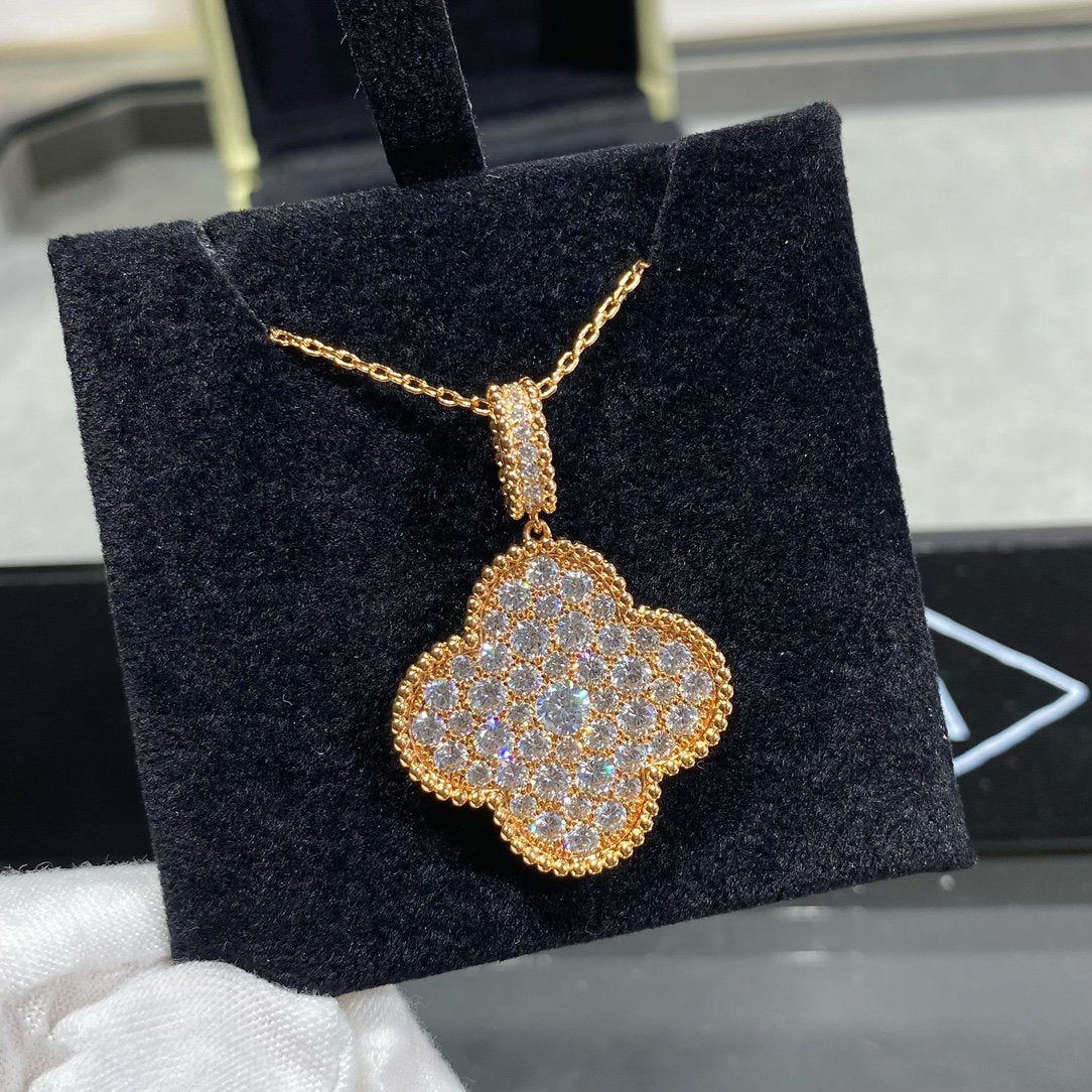 [Regalia jewelry]CLOVER 25MM LARGE PEDANT DIAMOND PAVED LONG NECKLACE