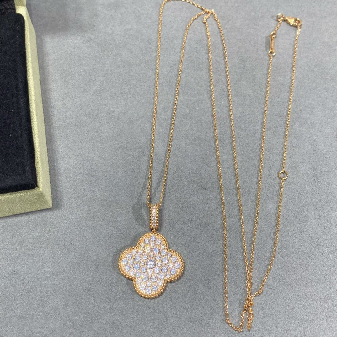 [Regalia jewelry]CLOVER 25MM LARGE PEDANT DIAMOND PAVED LONG NECKLACE