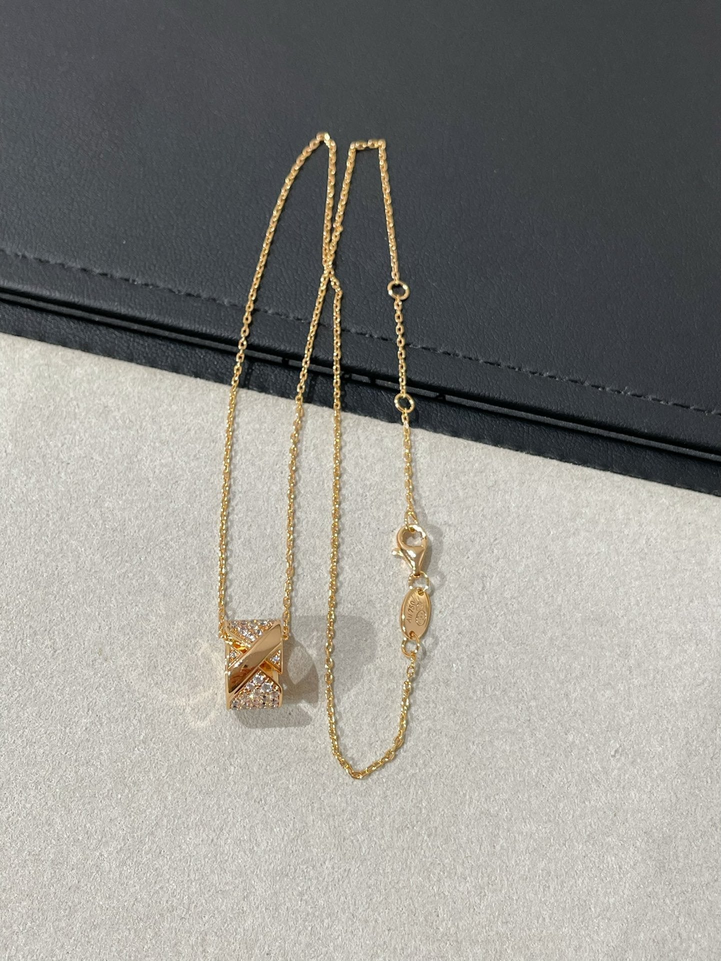[Regalia jewelry]LIENS EVIDENCE DIAMOND PAVED NECKLACE
