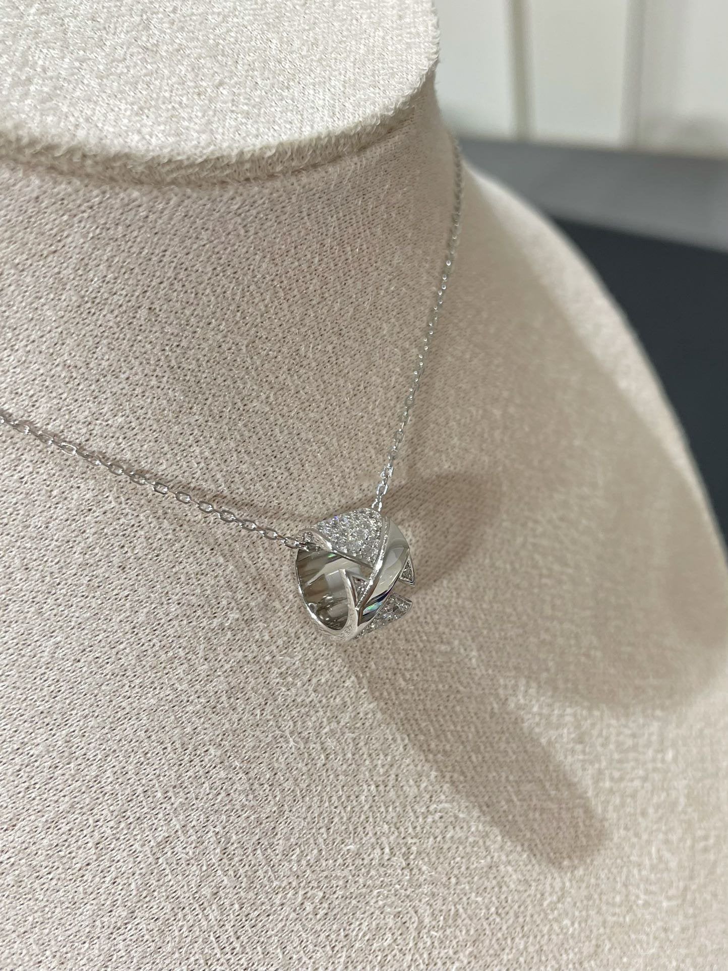 [Regalia jewelry]LIENS EVIDENCE DIAMOND PAVED NECKLACE