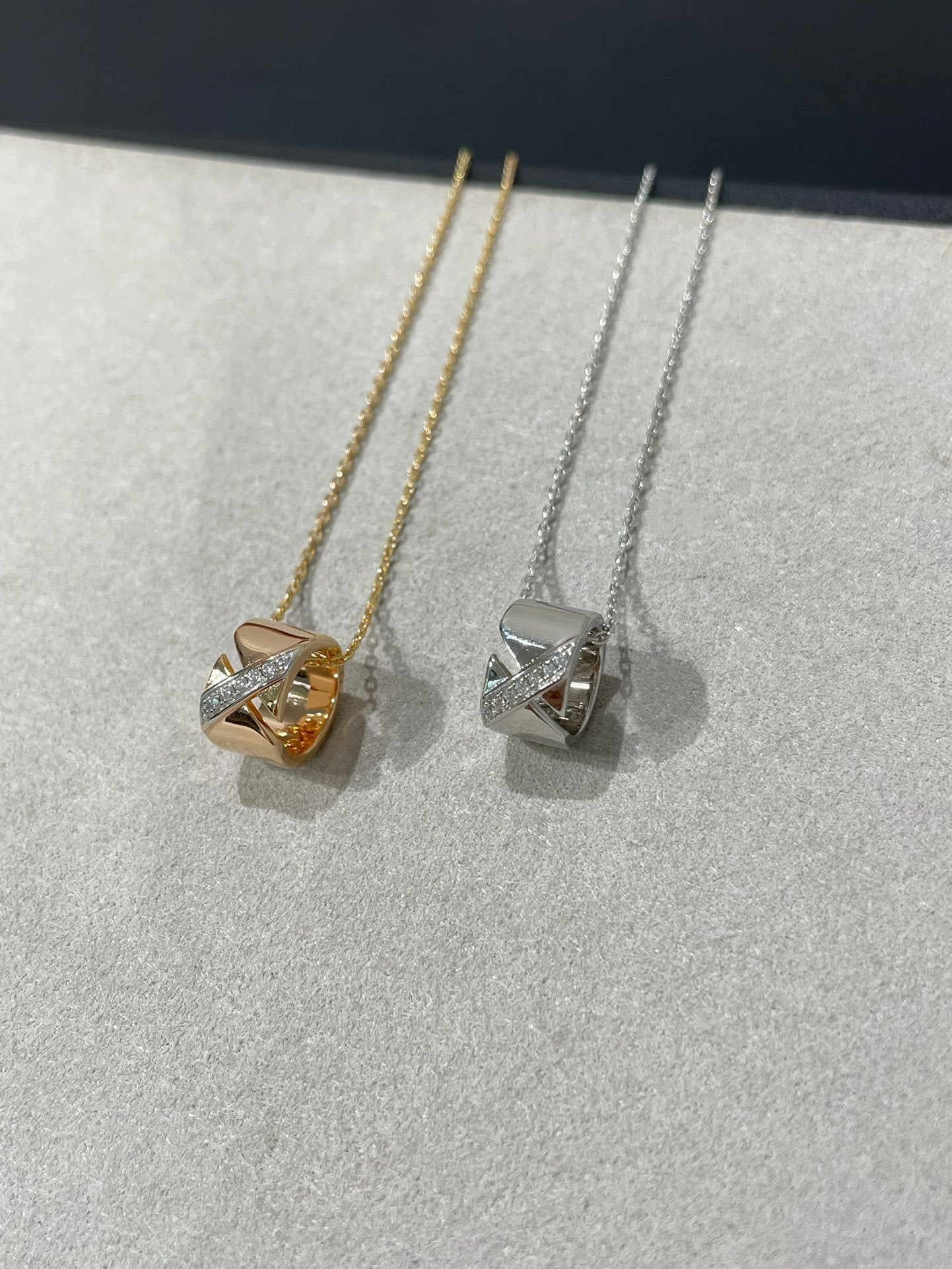 [Regalia jewelry]LIENS EVIDENCE DIAMOND NECKLACE