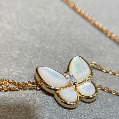 [Regalia jewelry]BUTTERFLY MOP DIAMOND NECKLACE