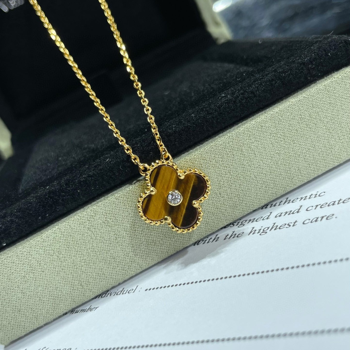 [Regalia jewelry]CLOVER 15MM DIAMOND AND YELLOW TIGER'S EYE AGATE necklace