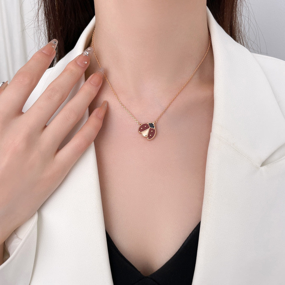 [Regalia jewelry]LUCKY  CARNELIANS LADYBUG NECKLACE