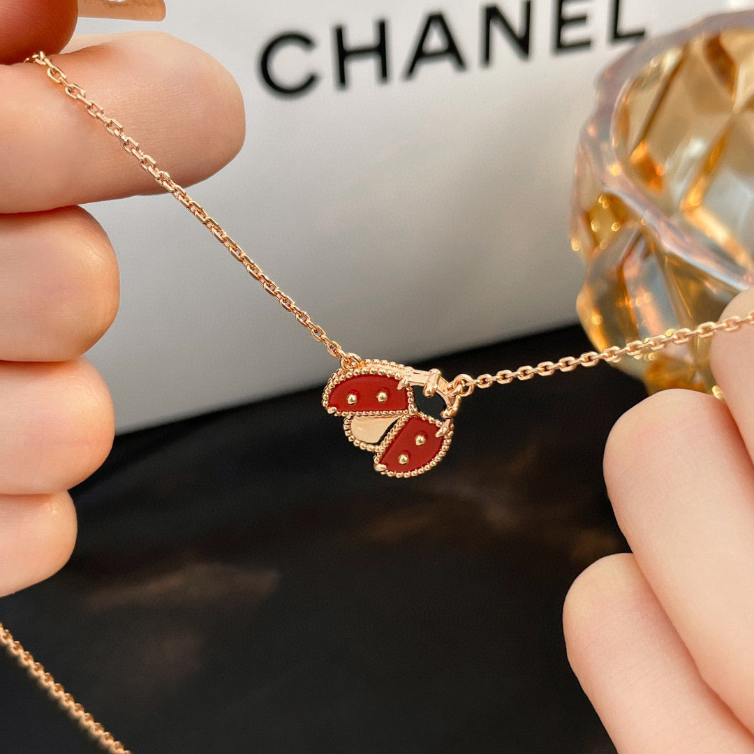 [Regalia jewelry]LUCKY  CARNELIANS LADYBUG NECKLACE