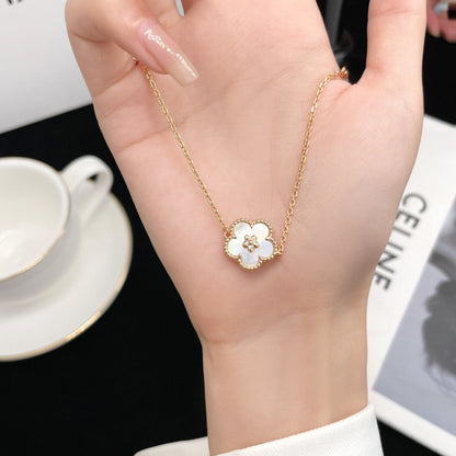 [Regalia jewelry]LUCKY WHITE MOP PLUM BLOSSOM  BRACELET