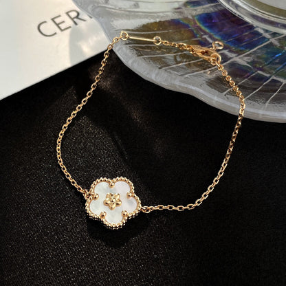 [Regalia jewelry]LUCKY WHITE MOP PLUM BLOSSOM  BRACELET