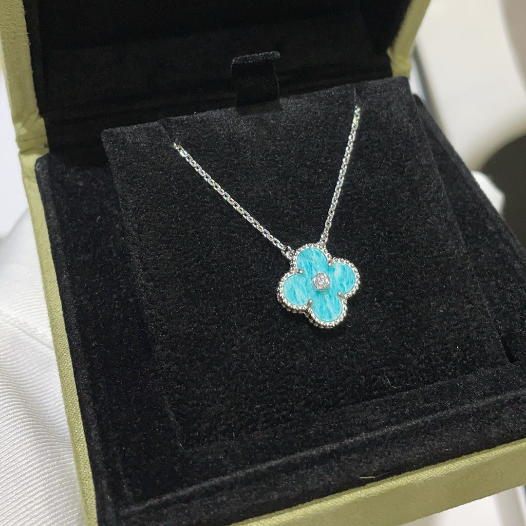 [Regalia jewelry]CLOVER 15MM DIAMOND SVRES PORCELAIN  NECKLACE SILVER