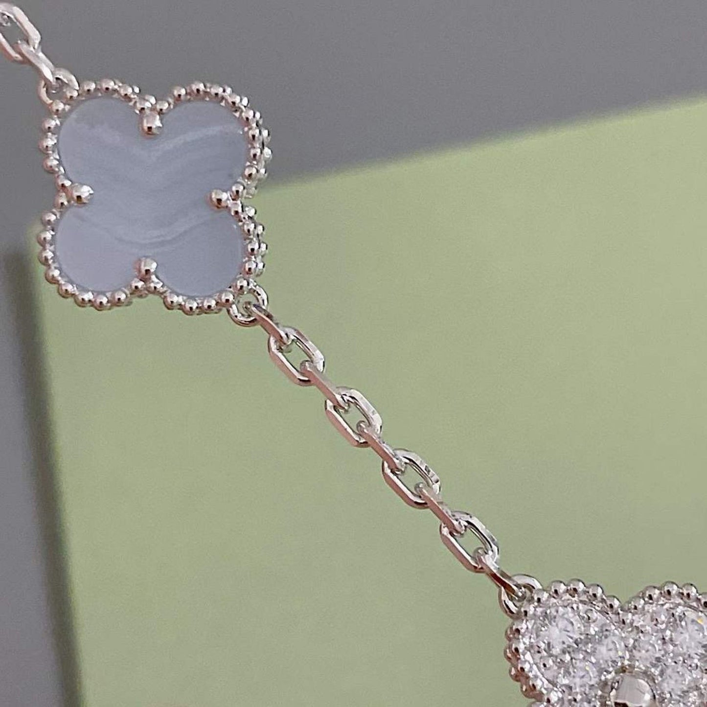 [Regalia jewelry]CLOVER  5 MOTIF DIAMOND PURPLE CHALCEDONY BRACELET SILVER