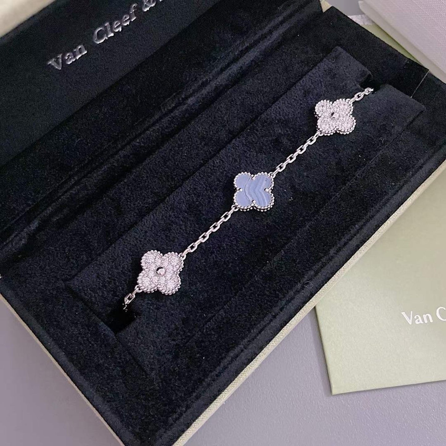 [Regalia jewelry]CLOVER  5 MOTIF DIAMOND PURPLE CHALCEDONY BRACELET SILVER