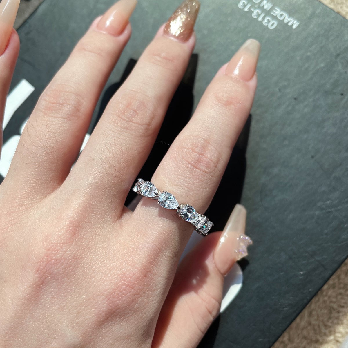 [Regalia jewelry]Exquisite Pear Cut Tennis Ring