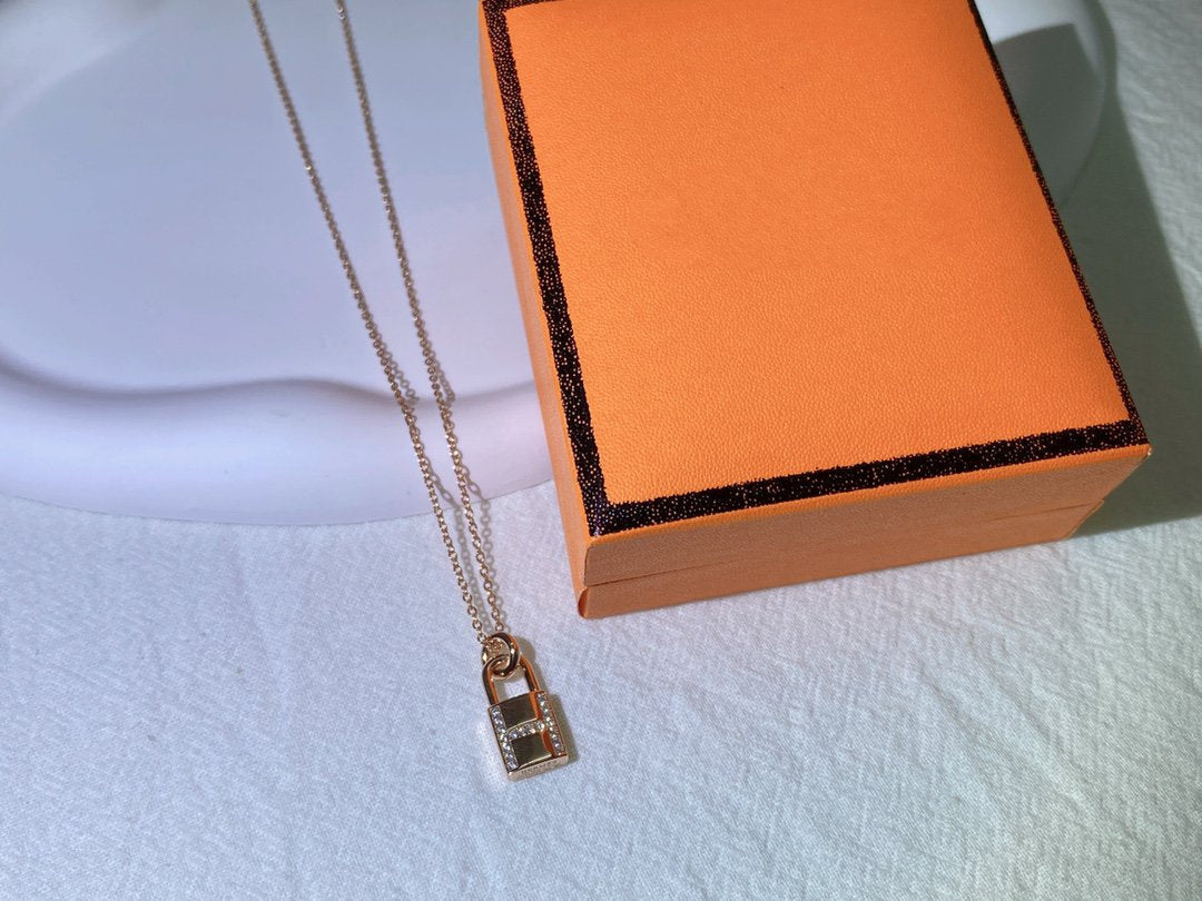 [Regalia jewelry]HM ADVANCED NICHE LOCK HEAD NECKLACE DIAMONDS