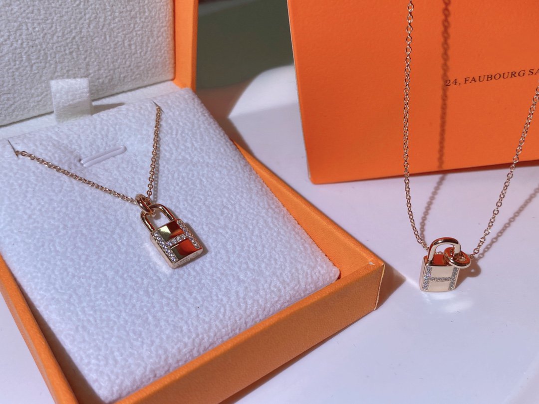 [Regalia jewelry]HM ADVANCED NICHE LOCK HEAD NECKLACE DIAMONDS