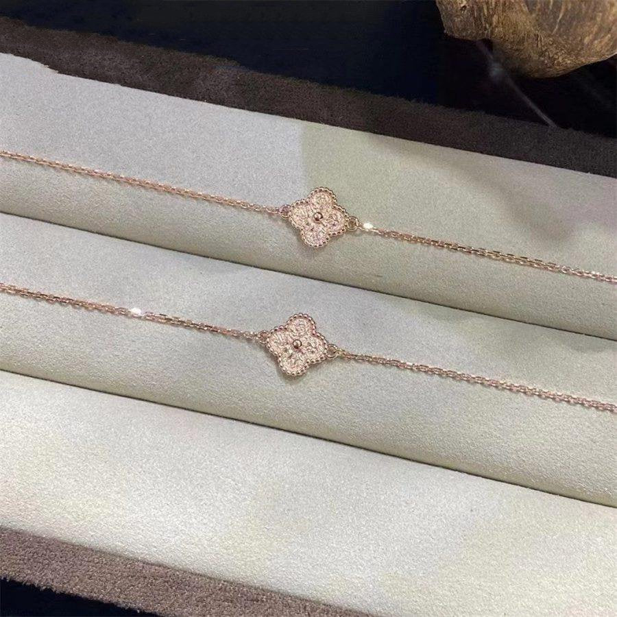 [Regalia jewelry]CLOVER SINGLE FLOWER BRACELET