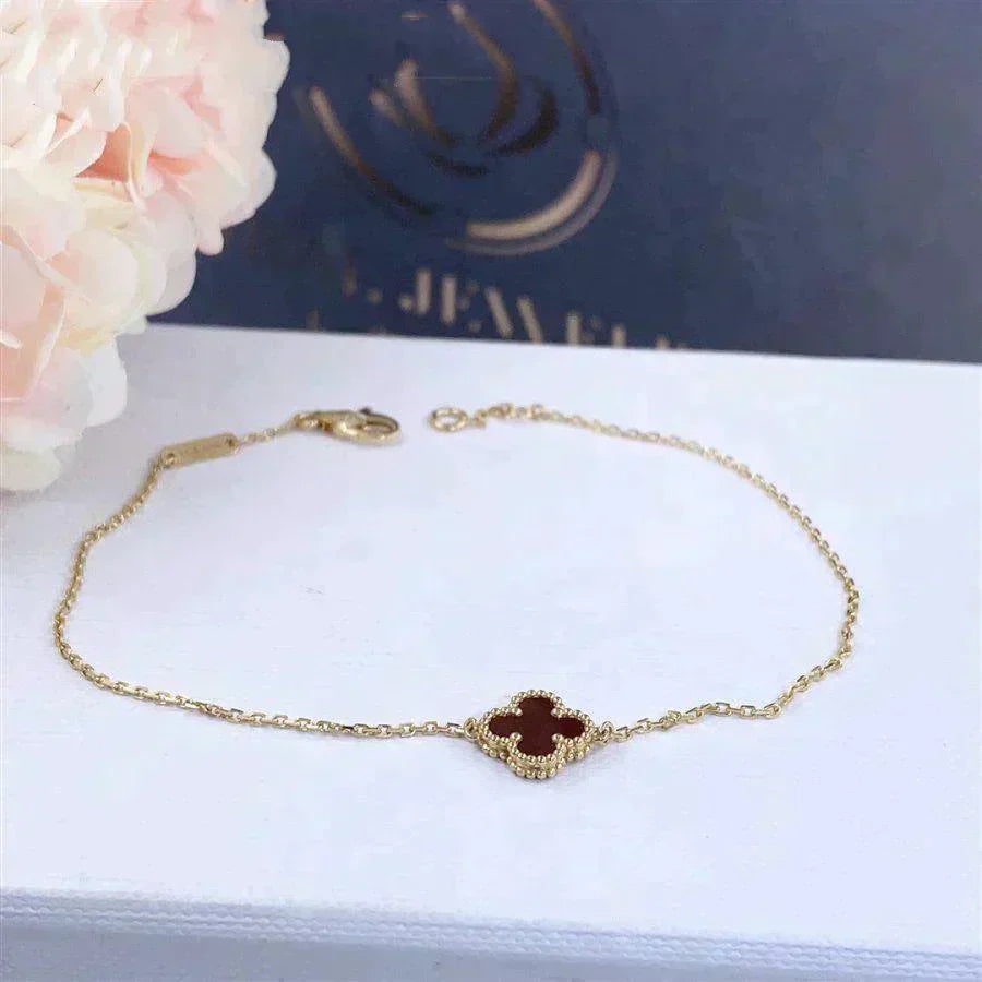 [Regalia jewelry]CLOVER  CARNELIAN SINGLE FLOWER BRACELET