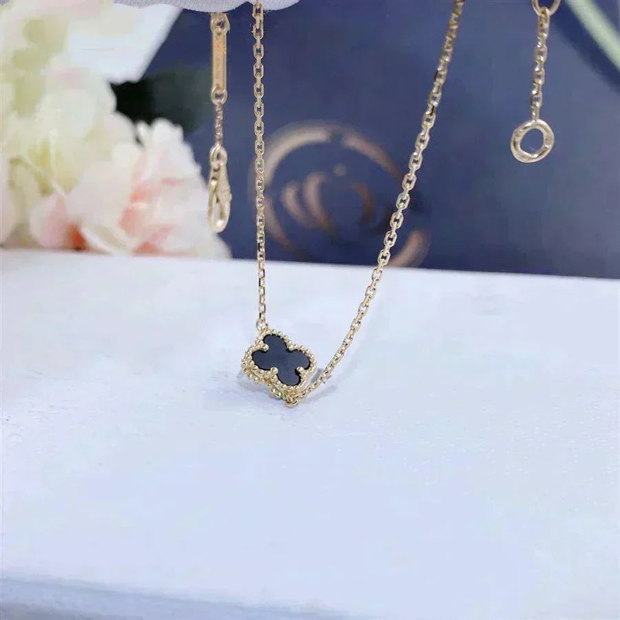 [Regalia jewelry]CLOVER ONYX SINGLE FLOWER BRACELET