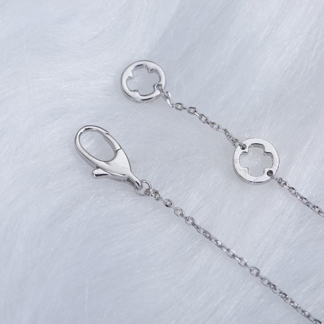 [Regalia jewelry]FIOREVER NECKLACE DIAMOND CENTER